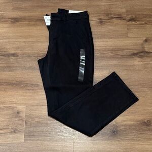 NWT American Eagle Super High Rise Black Straight Leg Pants. Size 2/26 Short